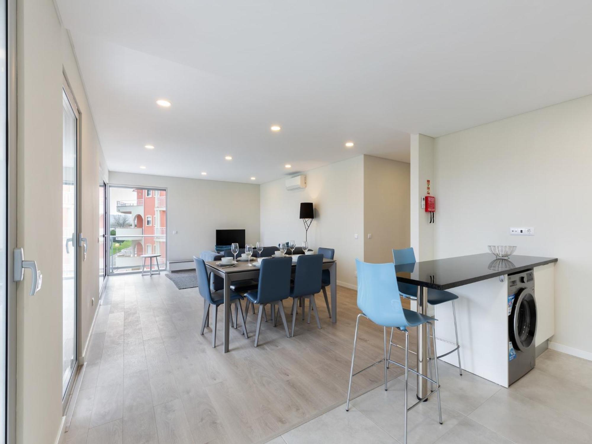 Beautiful Apartment In S O Martinho Do Porto With Balcony Sao Martinho do Porto Bagian luar foto
