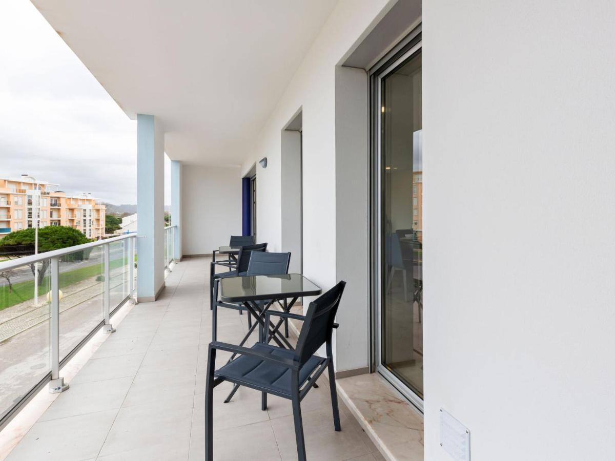 Beautiful Apartment In S O Martinho Do Porto With Balcony Sao Martinho do Porto Bagian luar foto