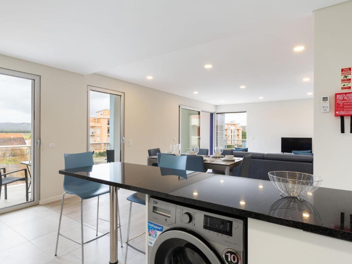 Beautiful Apartment In S O Martinho Do Porto With Balcony Sao Martinho do Porto Bagian luar foto