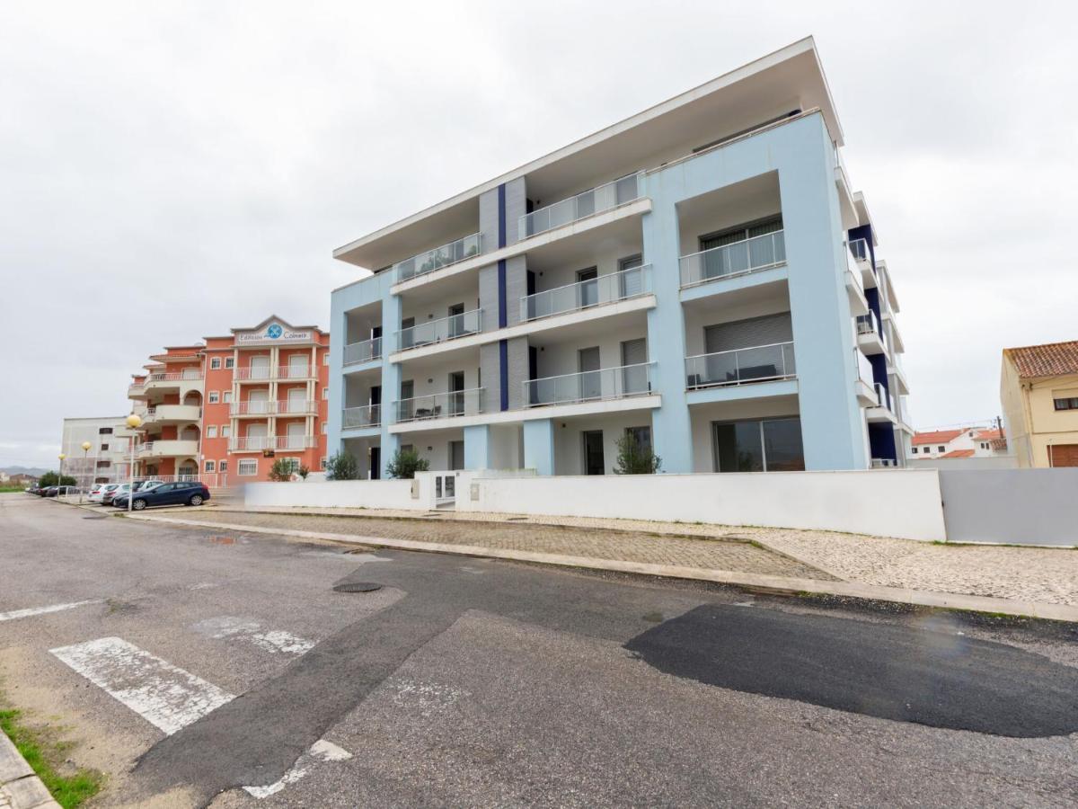 Beautiful Apartment In S O Martinho Do Porto With Balcony Sao Martinho do Porto Bagian luar foto